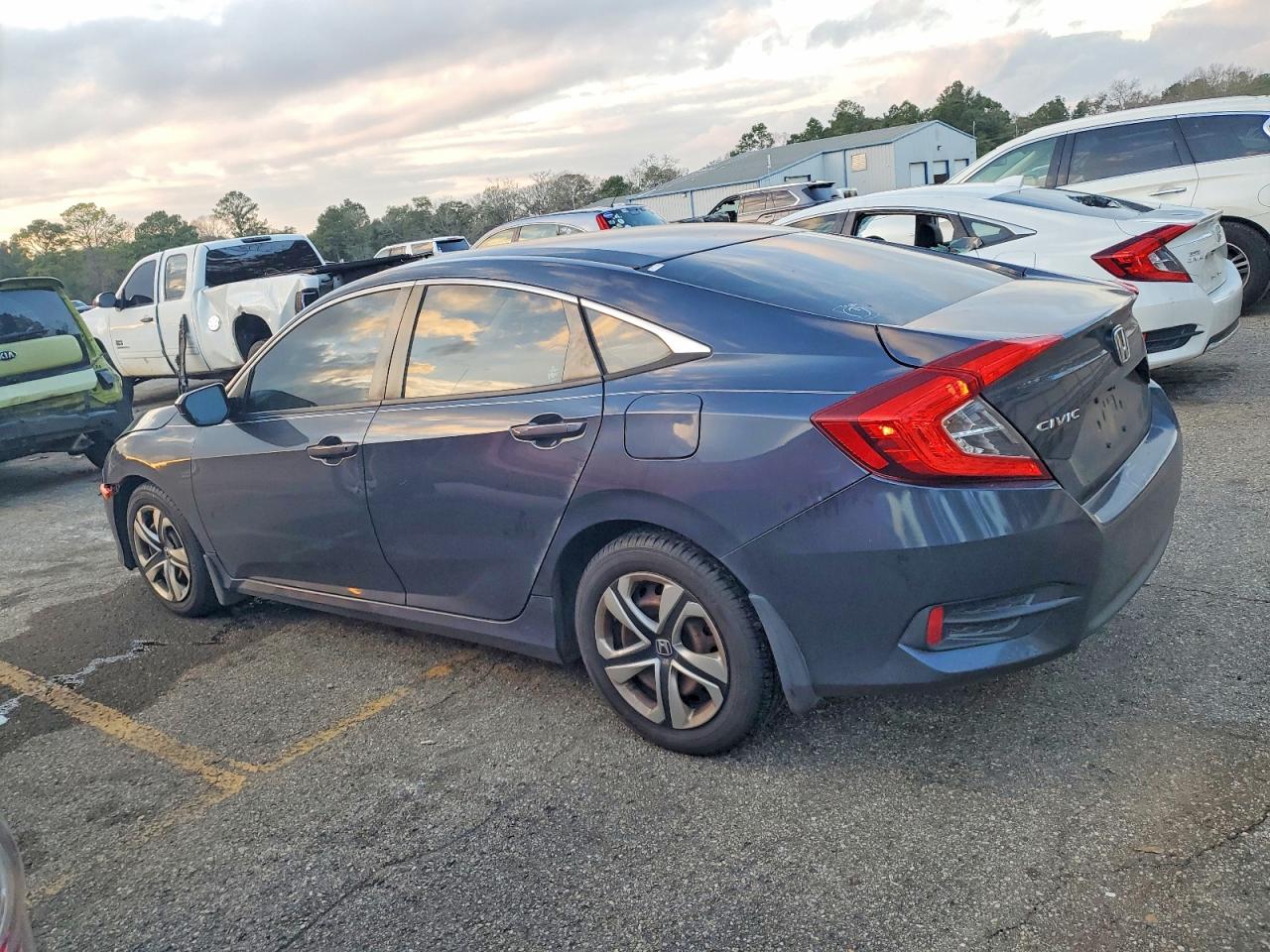 2016 HONDA CIVIC LX photo 2
