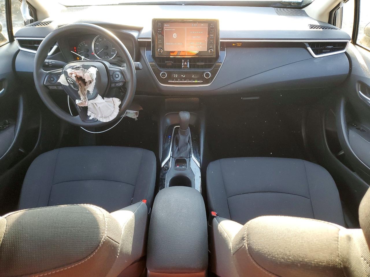 2020 TOYOTA COROLLA LE photo 8