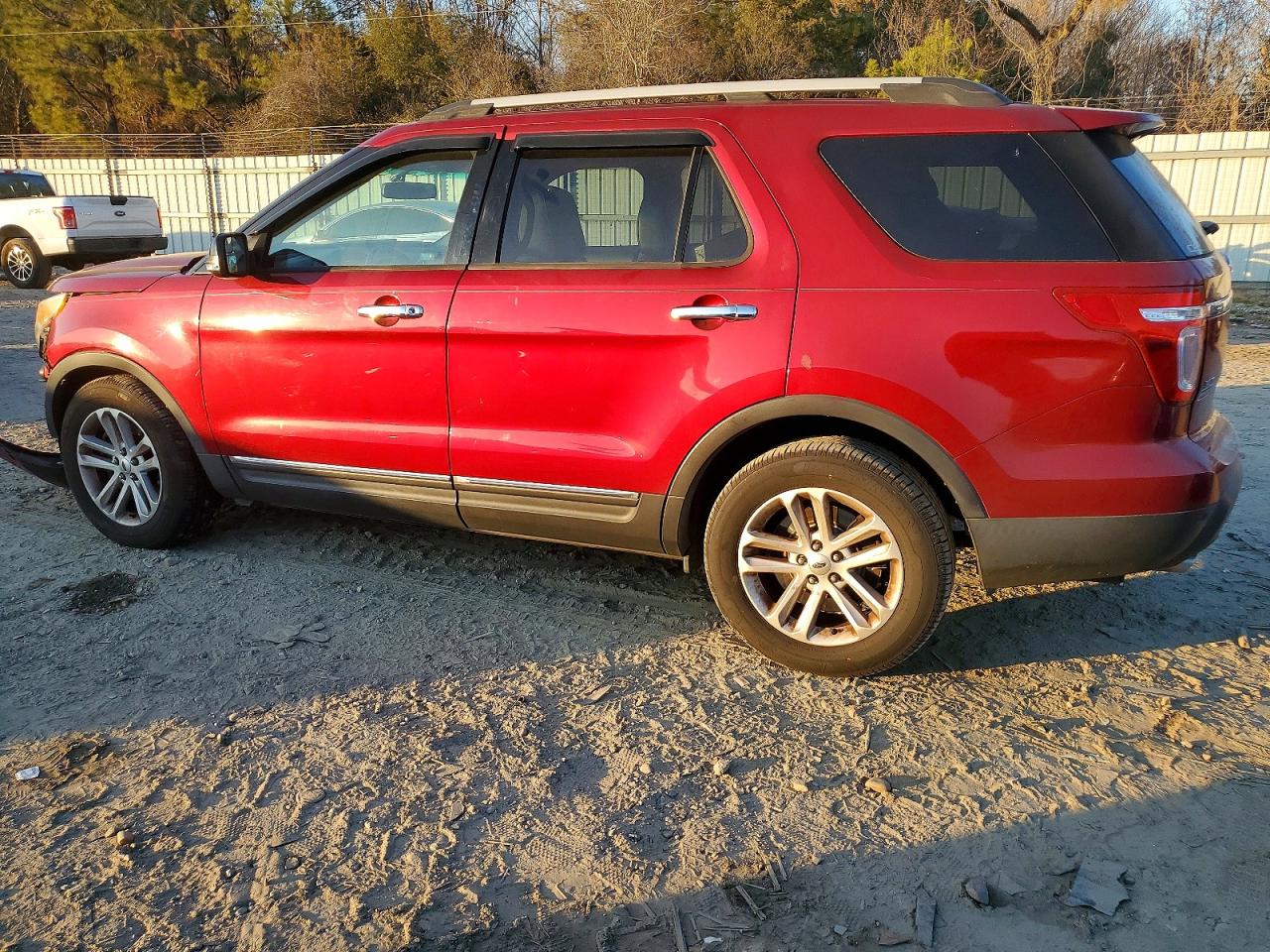 2014 FORD EXPLORER XLT photo 2