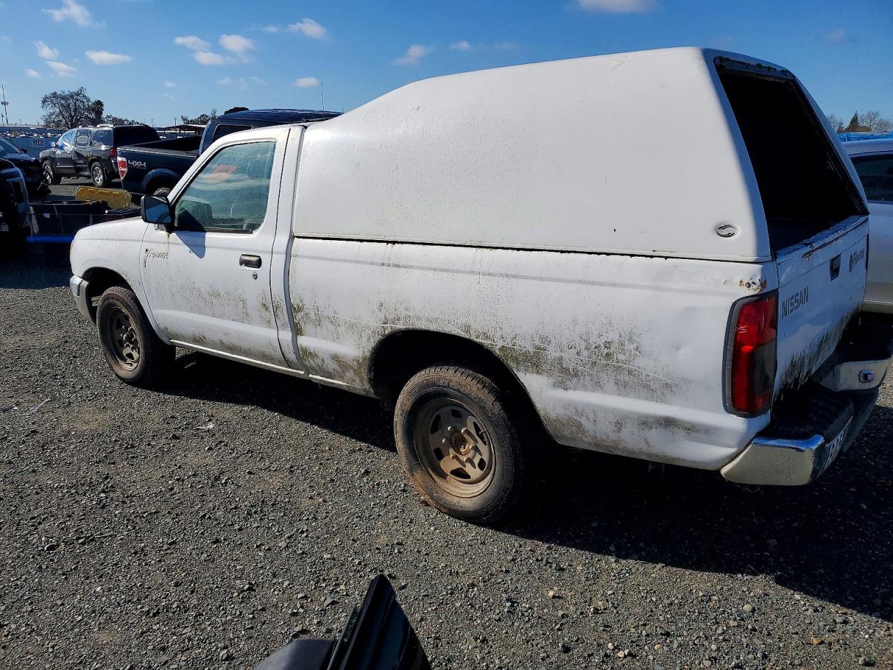 2000 NISSAN FRONTIER XE photo 2