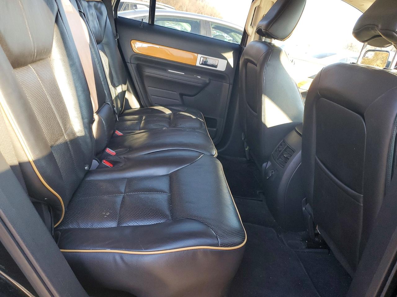 2010 LINCOLN MKX photo 11