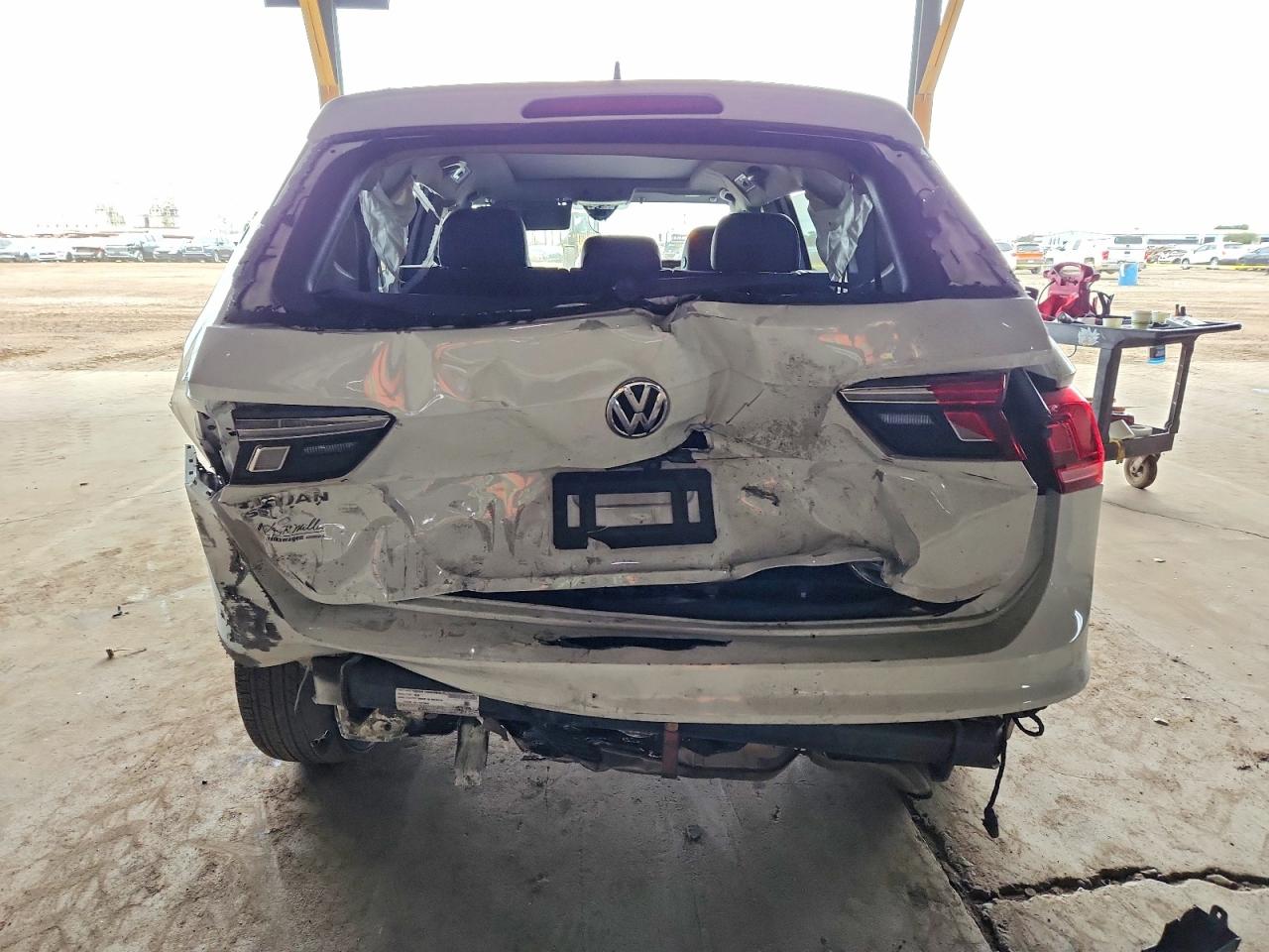 2020 VOLKSWAGEN TIGUAN SE photo 6
