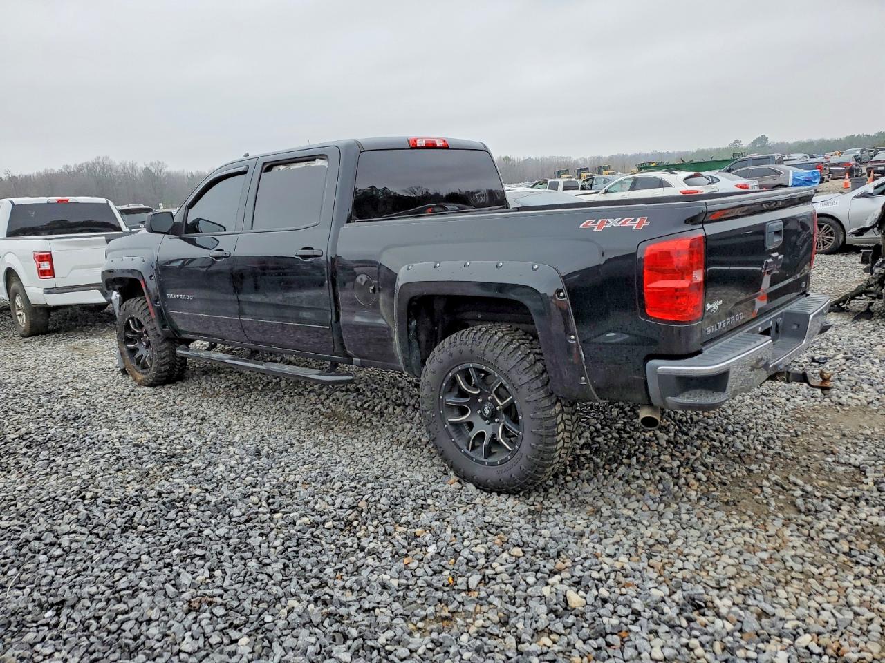 2017 CHEVROLET SILVERADO K1500 LT photo 2