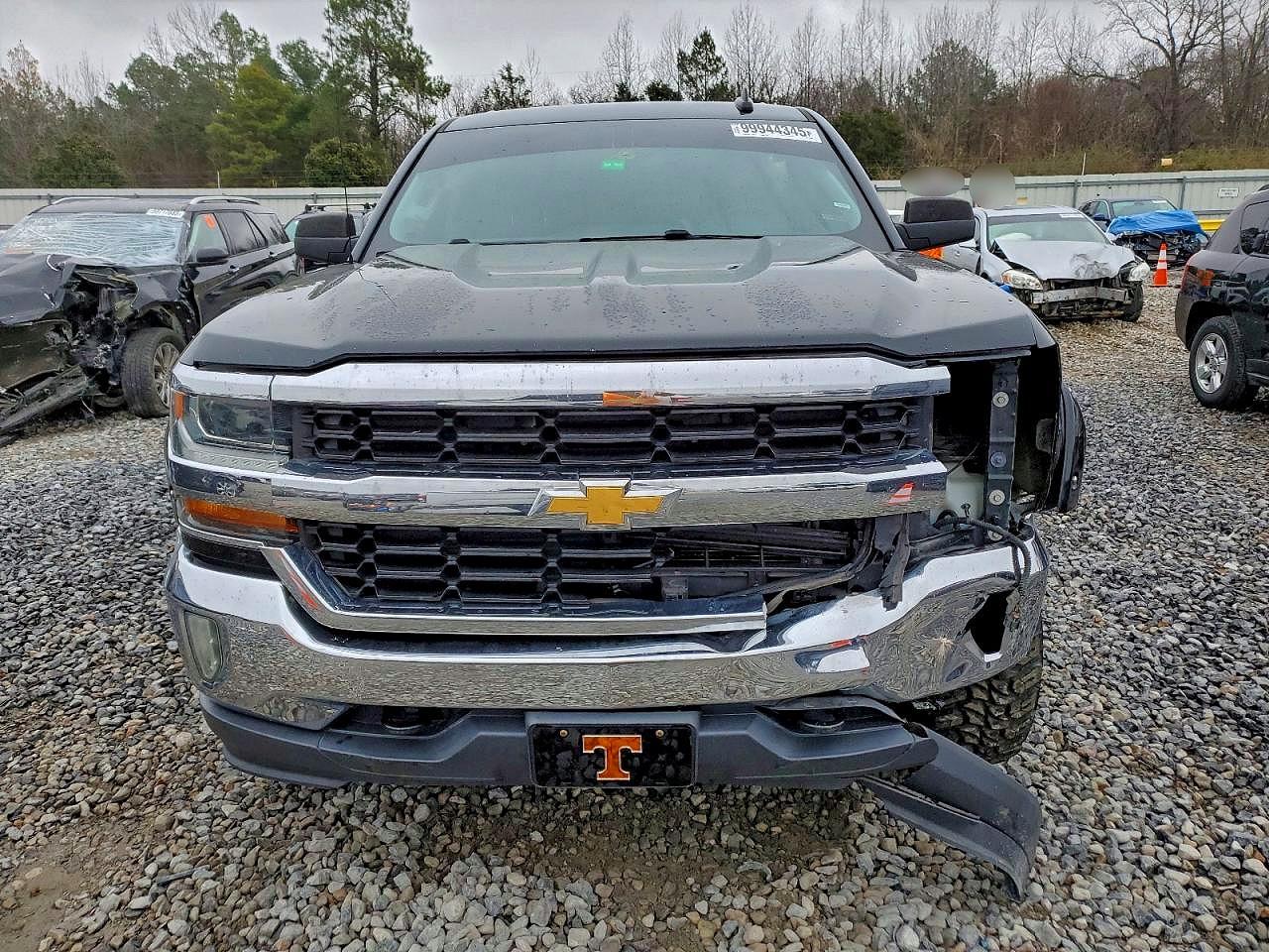 2017 CHEVROLET SILVERADO K1500 LT photo 5