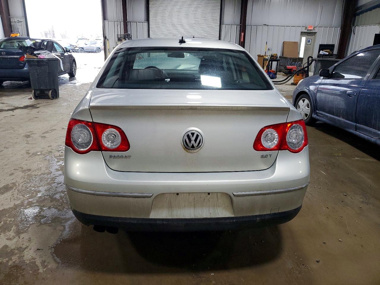 2010 VOLKSWAGEN PASSAT KOMFORT photo 6