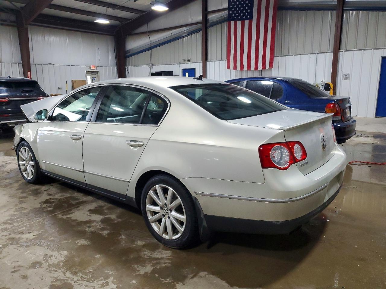 2010 VOLKSWAGEN PASSAT KOMFORT photo 2