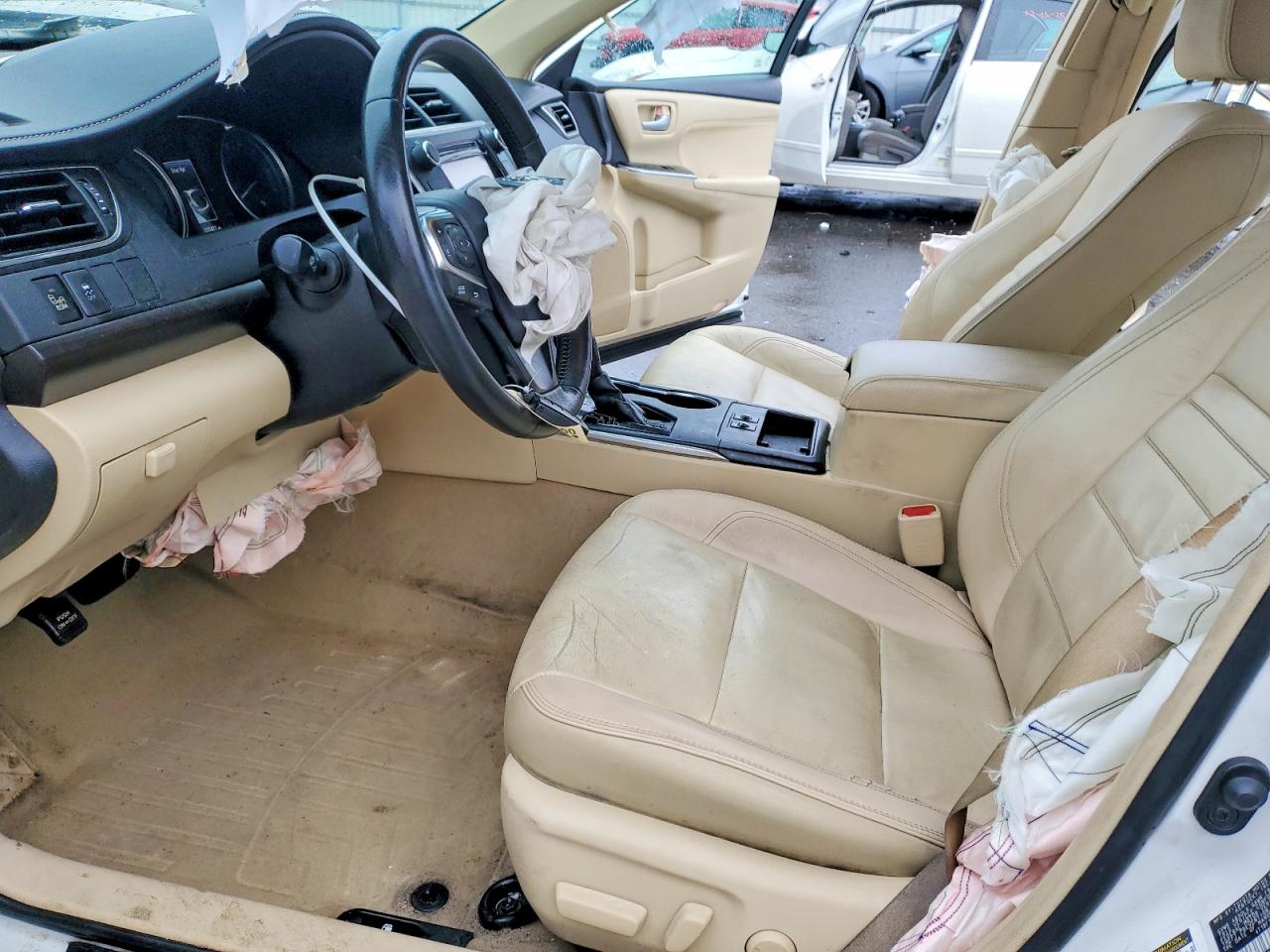 2017 TOYOTA CAMRY LE photo 7