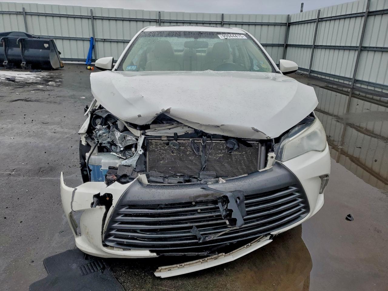 2017 TOYOTA CAMRY LE photo 5