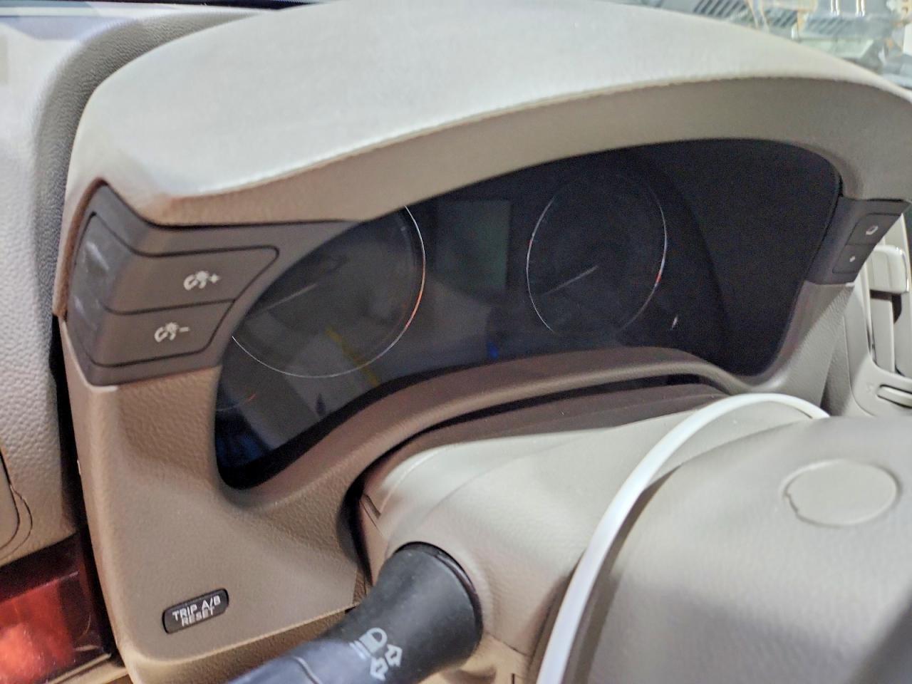 2010 INFINITI G37 BASE photo 9