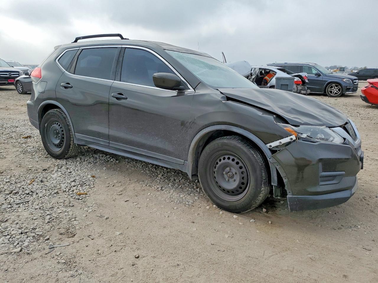 2017 NISSAN ROGUE S photo 4