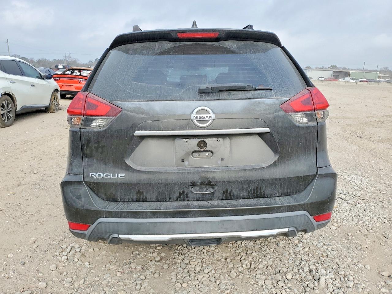 2017 NISSAN ROGUE S photo 6