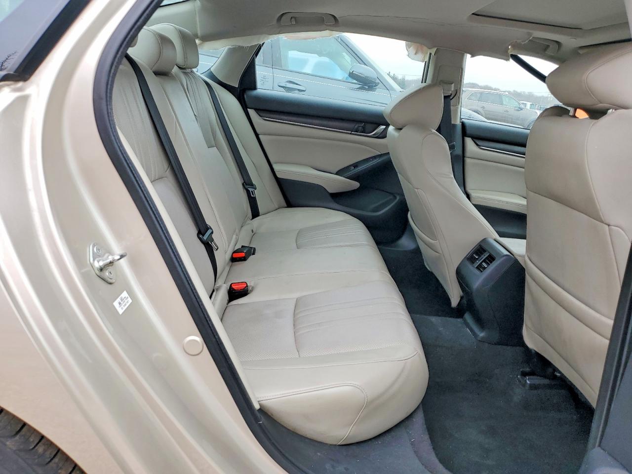2018 HONDA ACCORD TOURING photo 10