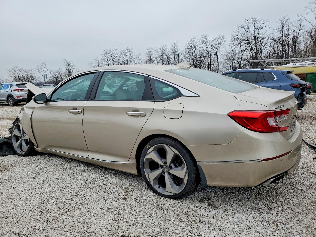 2018 HONDA ACCORD TOURING photo 2