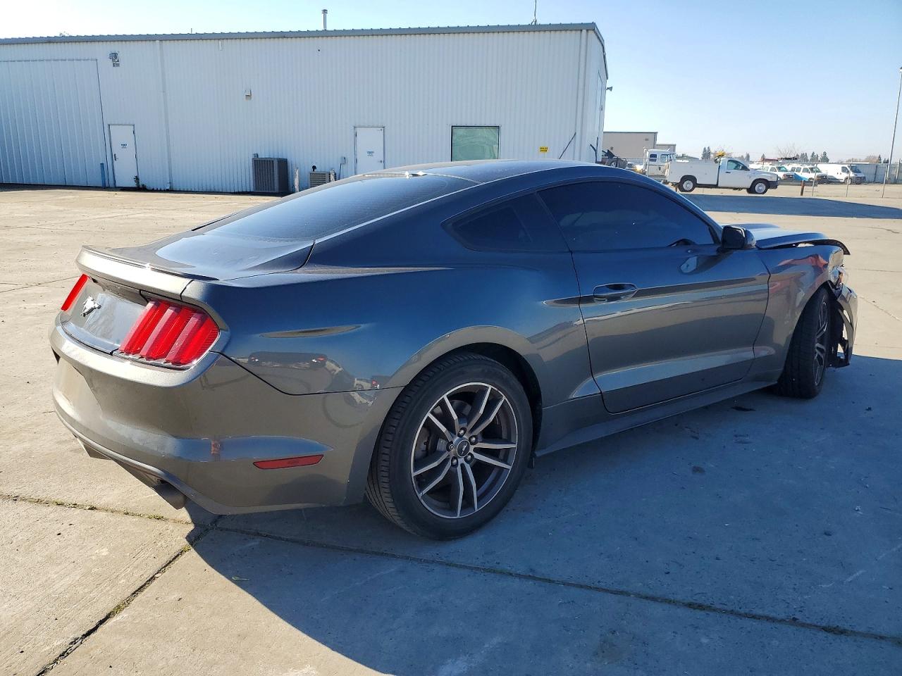 2016 FORD MUSTANG photo 3