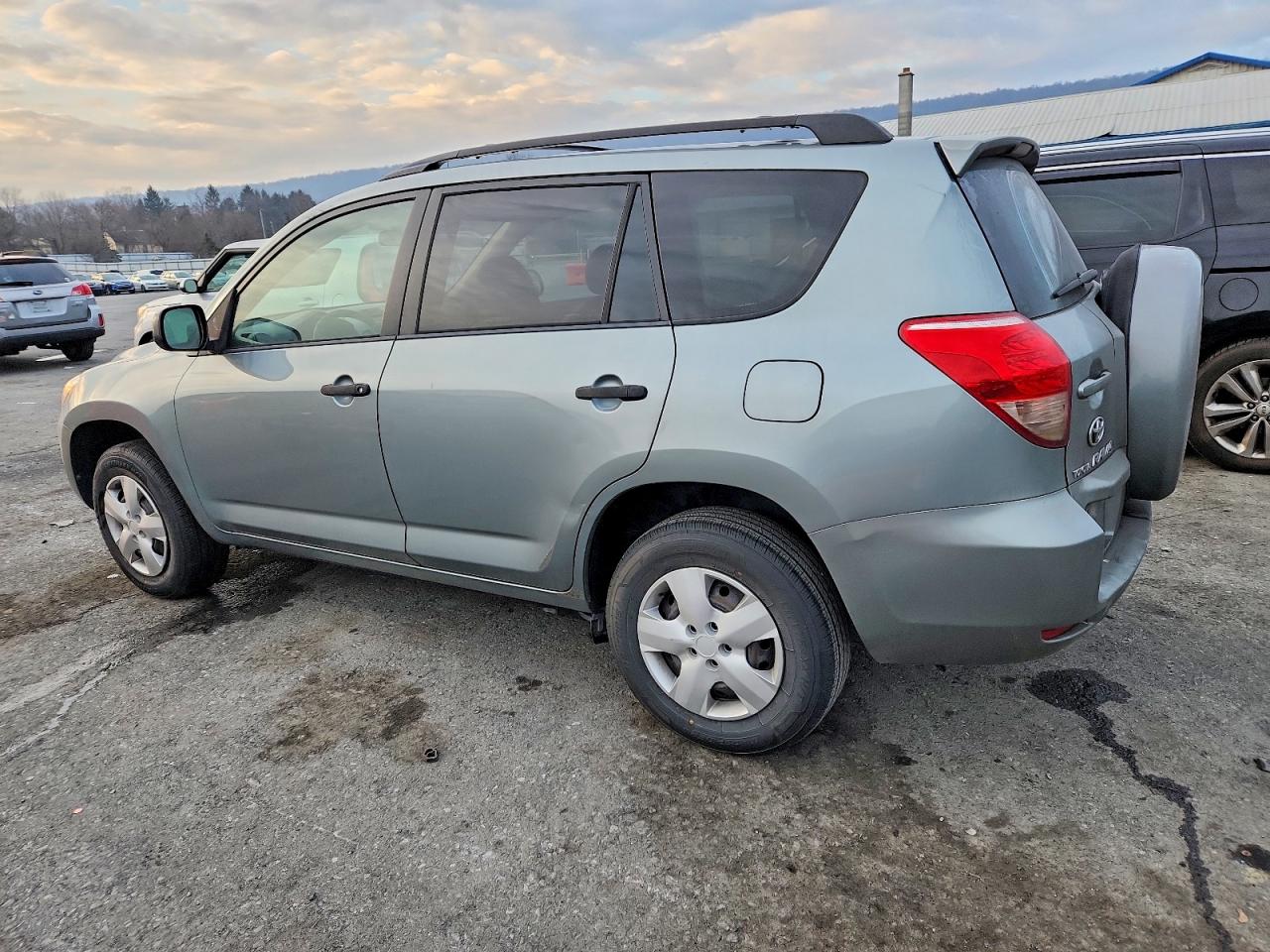 2007 TOYOTA RAV4 photo 2