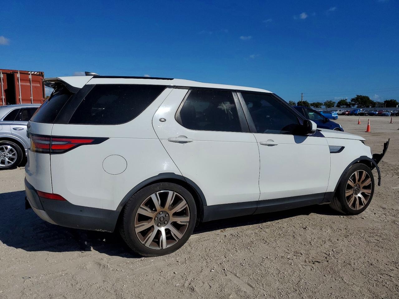 2017 LAND ROVER DISCOVERY HSE photo 3