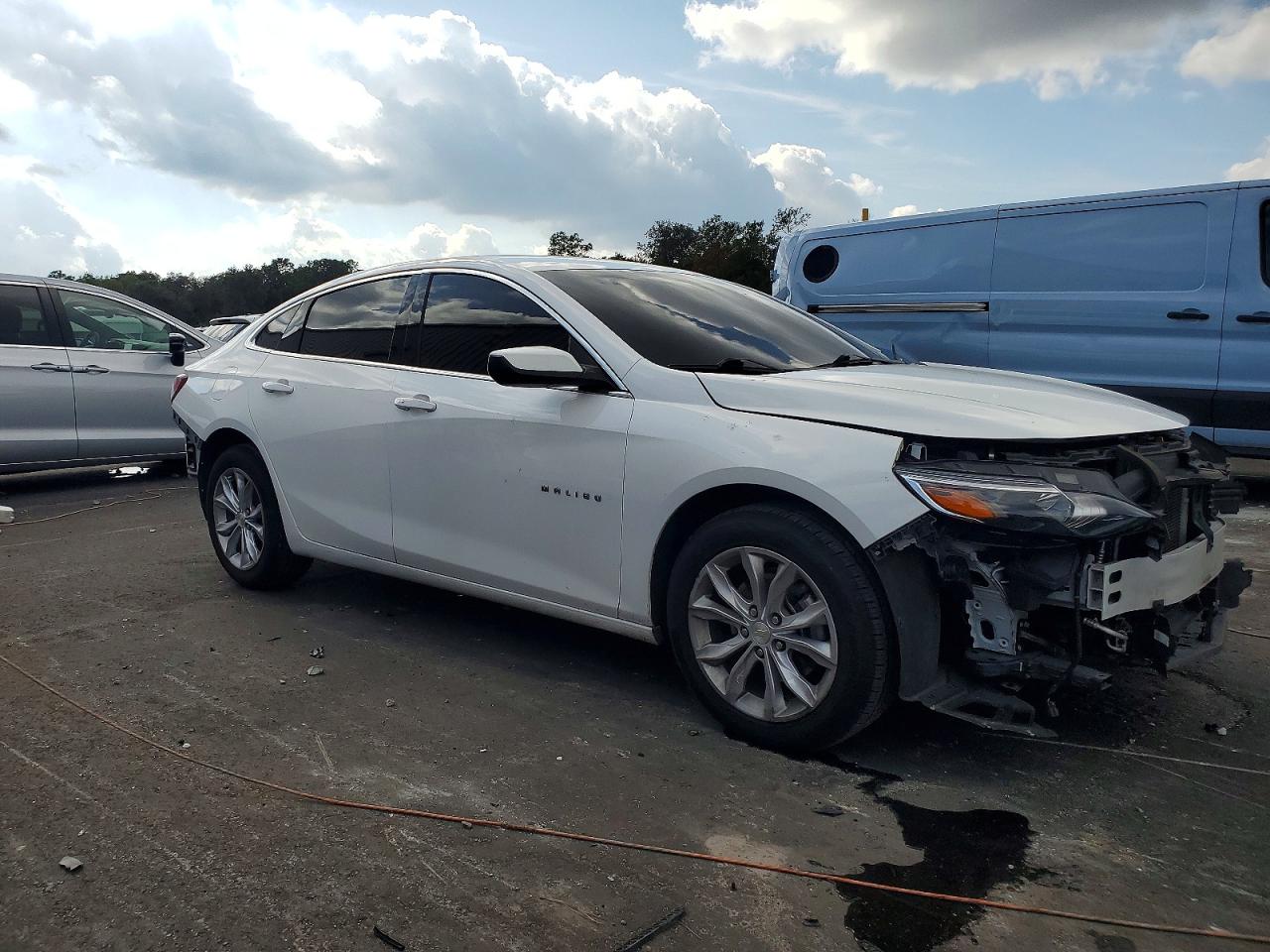 2022 CHEVROLET MALIBU LT photo 4