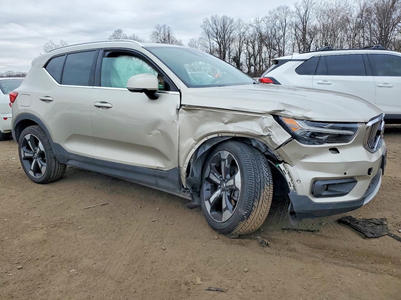 2019 VOLVO XC40 T5 INSCRIPTION photo 4