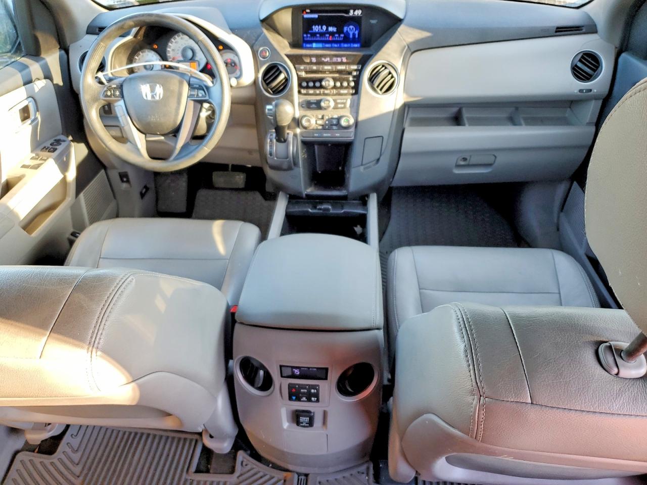 2015 HONDA PILOT EX photo 8