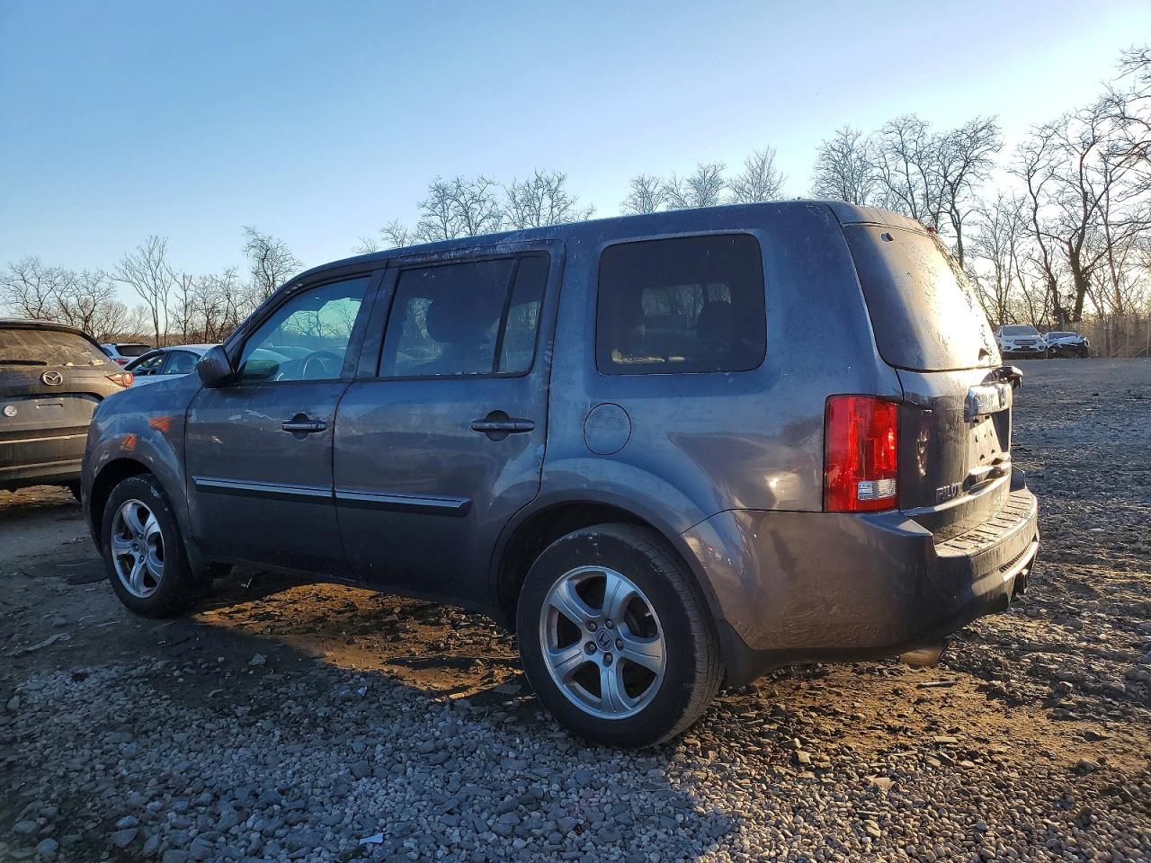 2015 HONDA PILOT EX photo 2