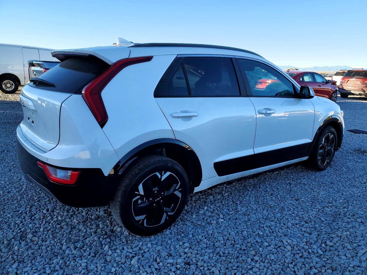 2025 KIA NIRO WIND photo 3