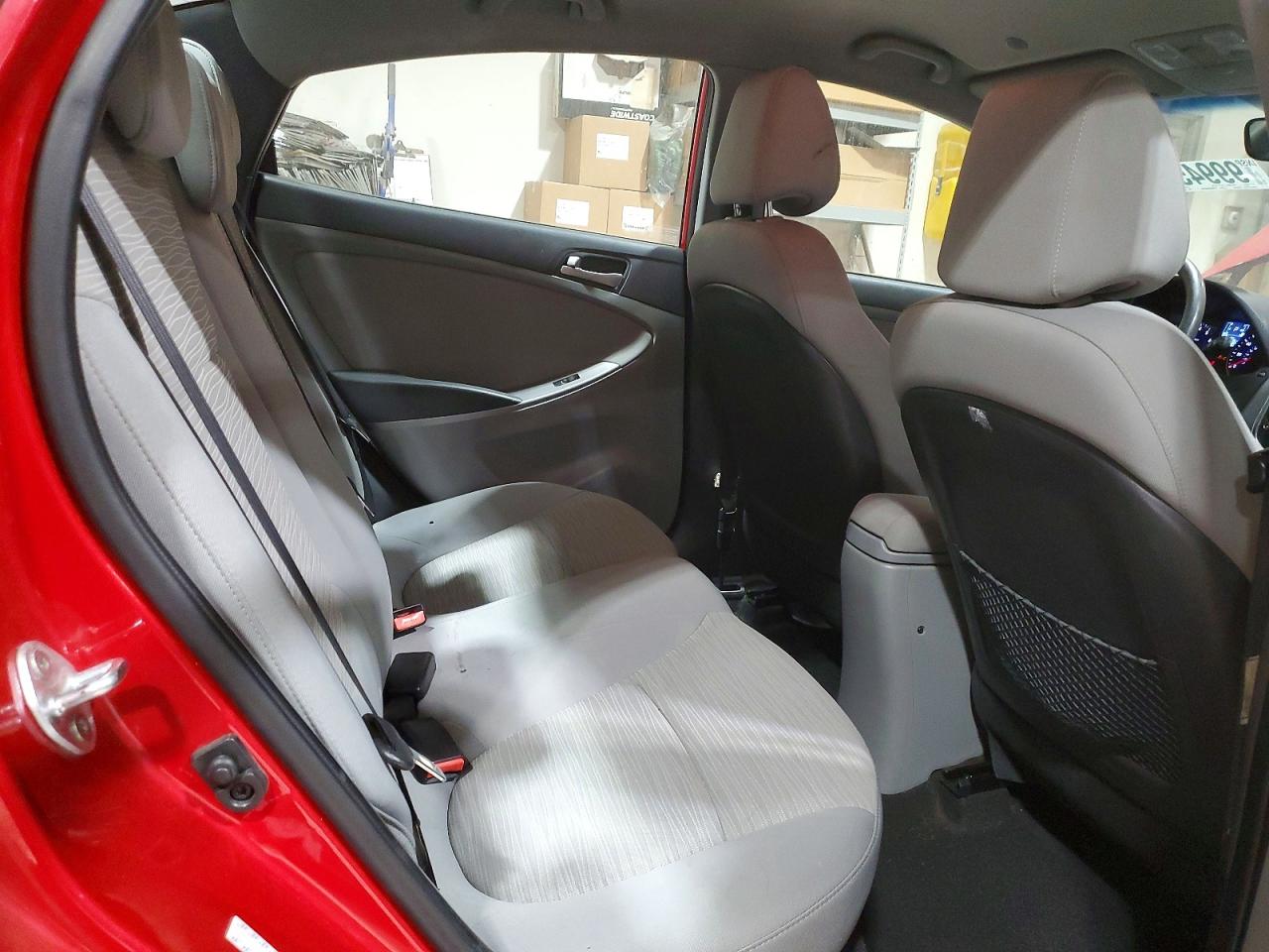 2016 HYUNDAI ACCENT SE photo 10