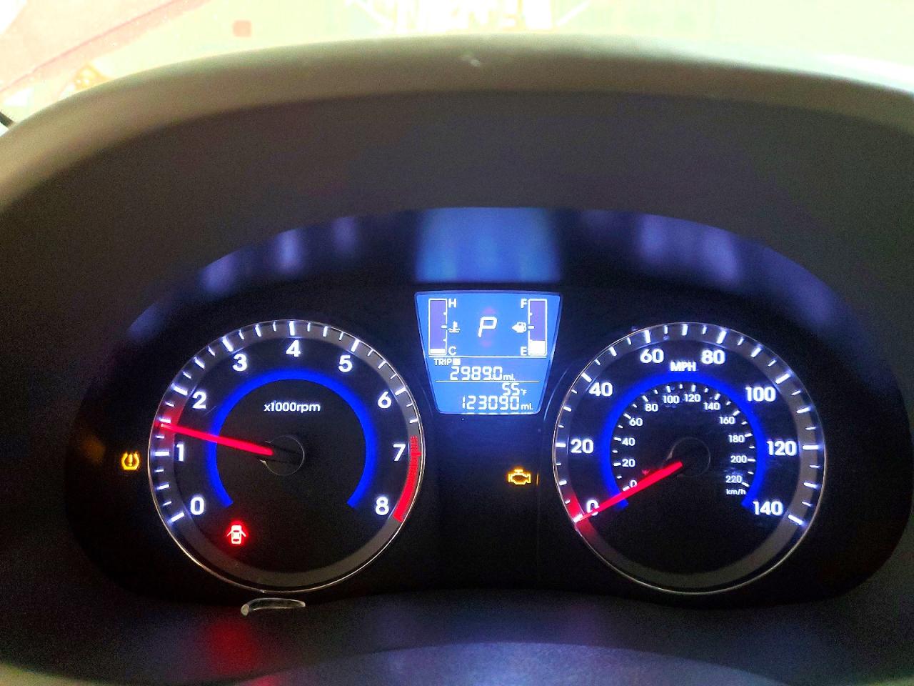 2016 HYUNDAI ACCENT SE photo 9