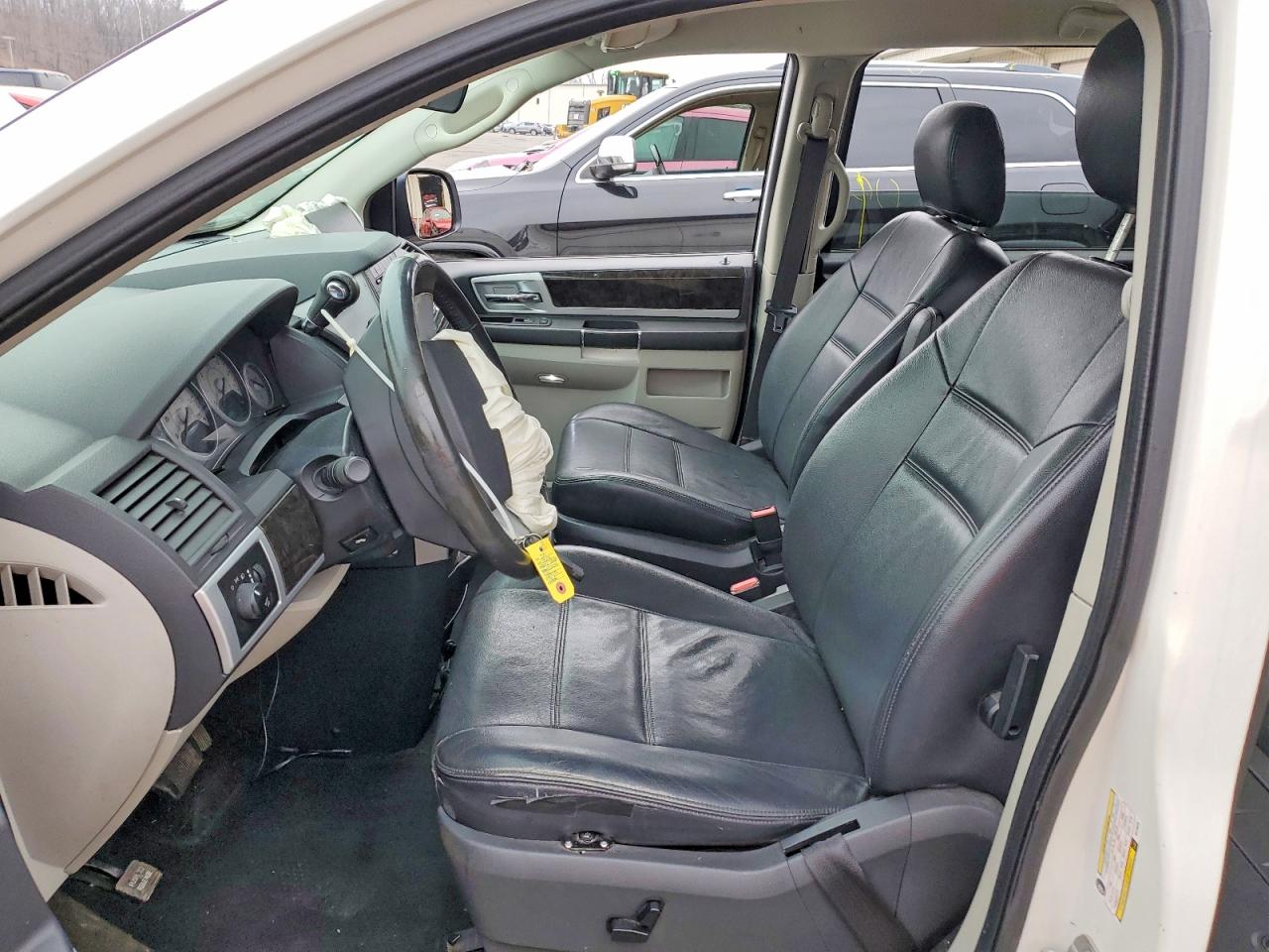 2010 DODGE GRAND CARAVAN SXT photo 7