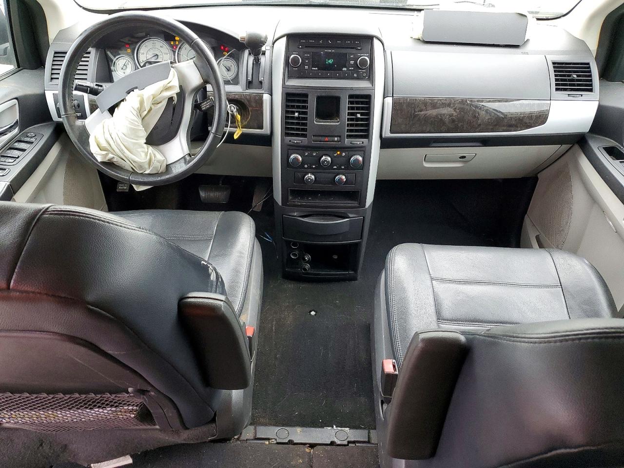 2010 DODGE GRAND CARAVAN SXT photo 8