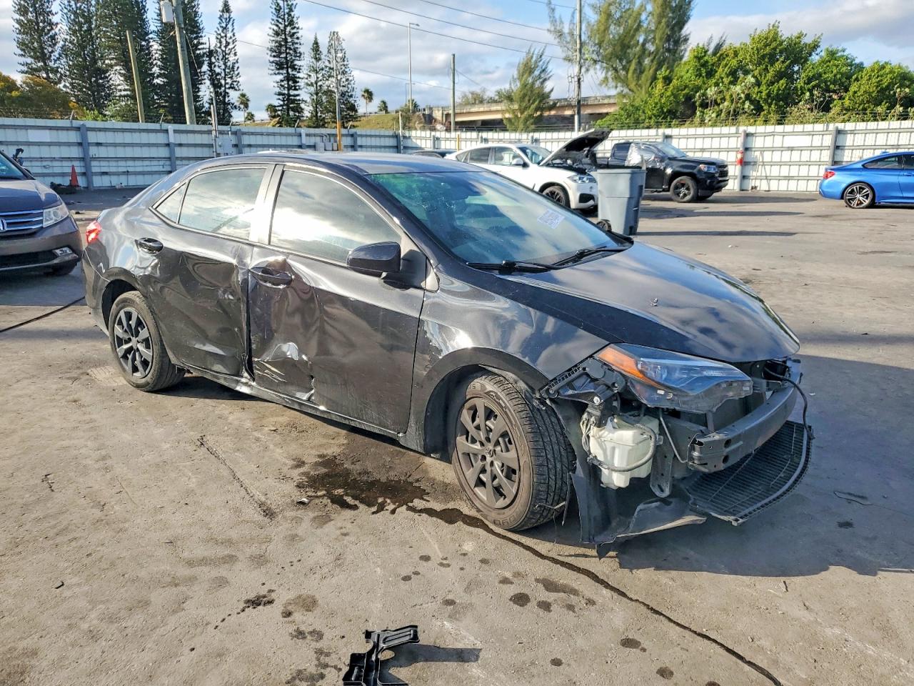 2018 TOYOTA COROLLA L photo 4
