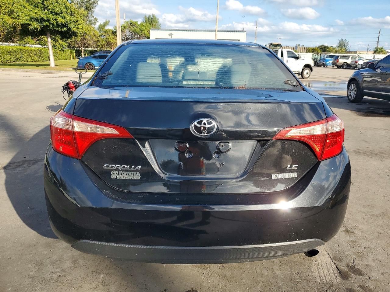 2018 TOYOTA COROLLA L photo 6