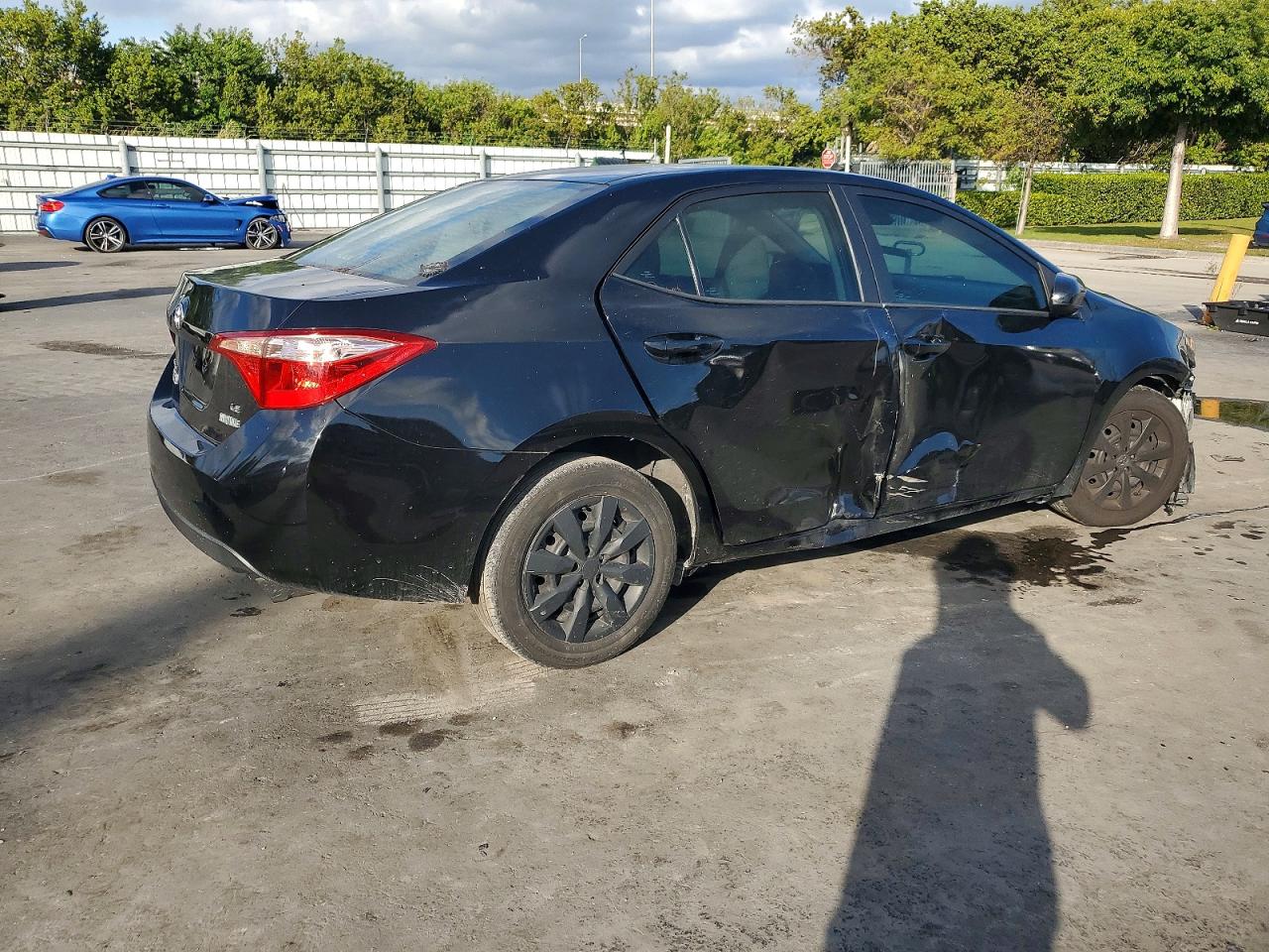 2018 TOYOTA COROLLA L photo 3