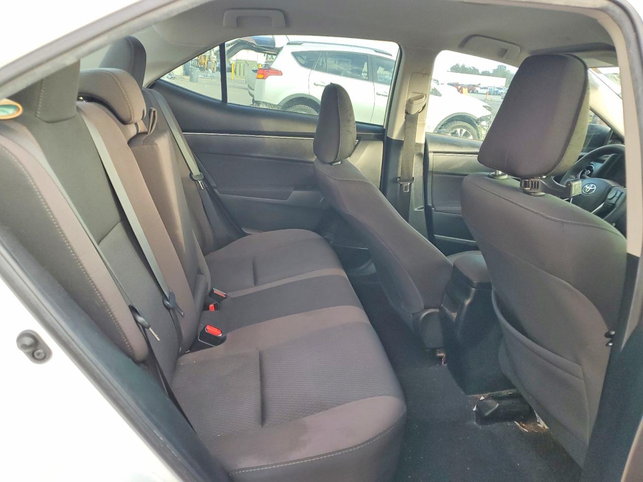 2019 TOYOTA COROLLA L photo 10
