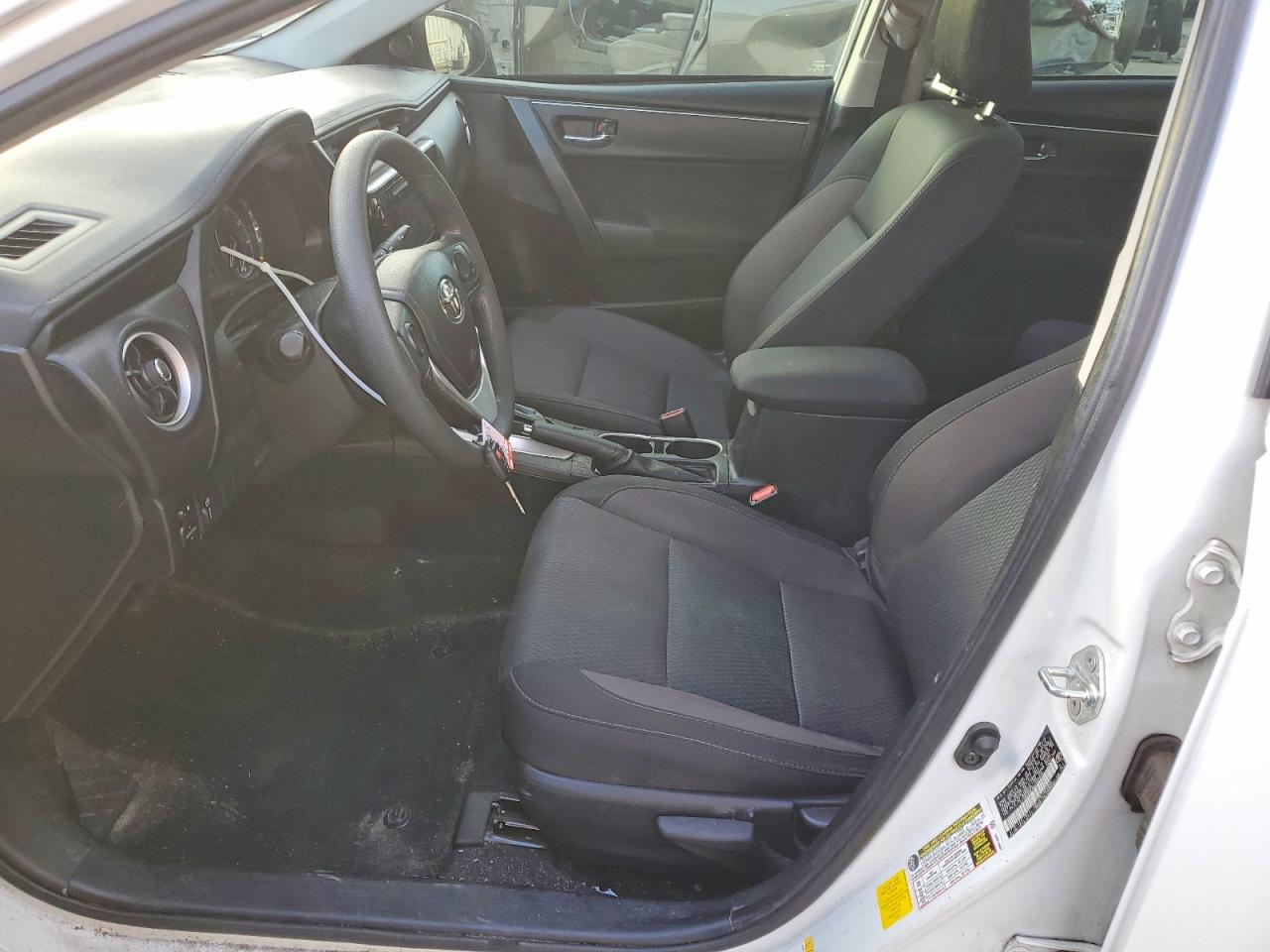 2019 TOYOTA COROLLA L photo 7