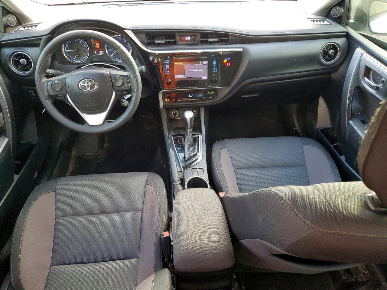 2019 TOYOTA COROLLA L photo 8