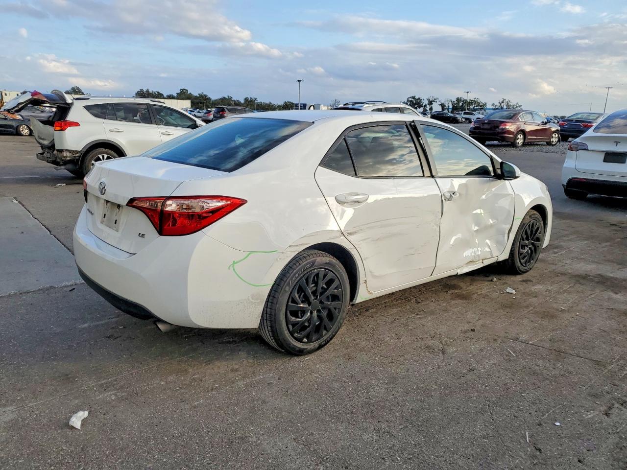 2019 TOYOTA COROLLA L photo 3