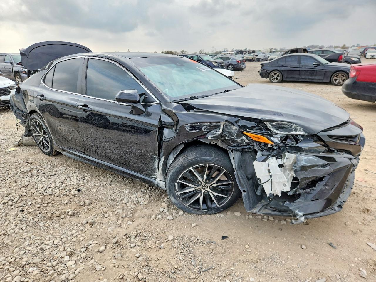 2022 TOYOTA CAMRY SE photo 4