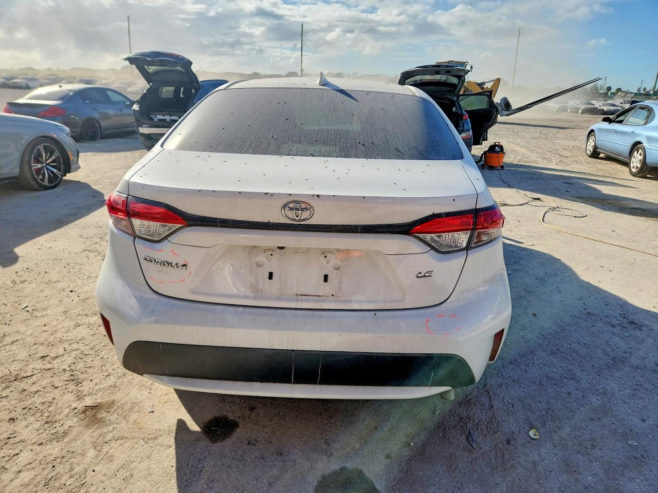 2020 TOYOTA COROLLA LE photo 6