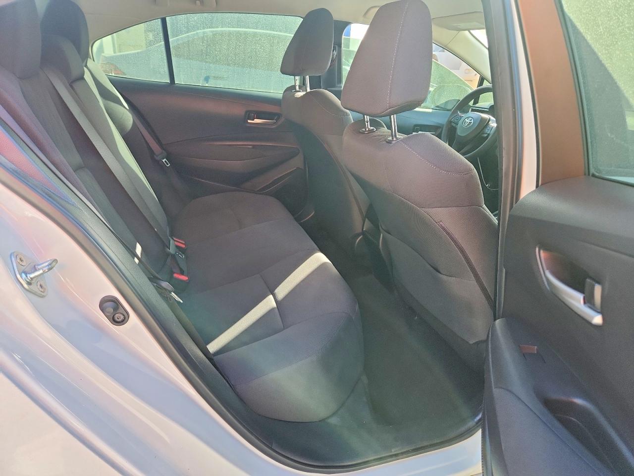 2020 TOYOTA COROLLA LE photo 10