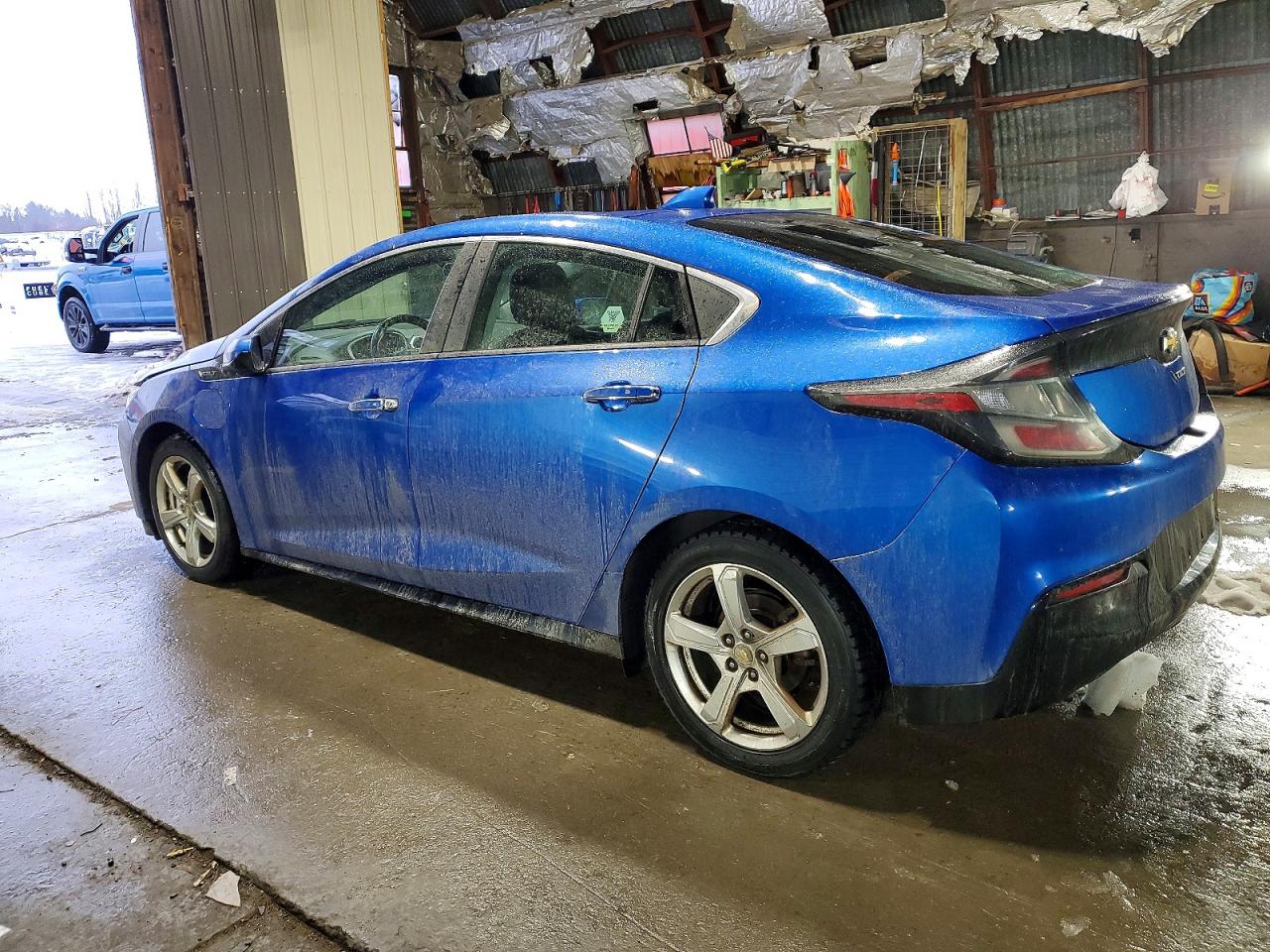 2017 CHEVROLET VOLT LT photo 2