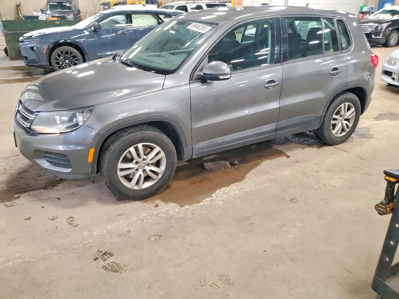 2012 VOLKSWAGEN TIGUAN