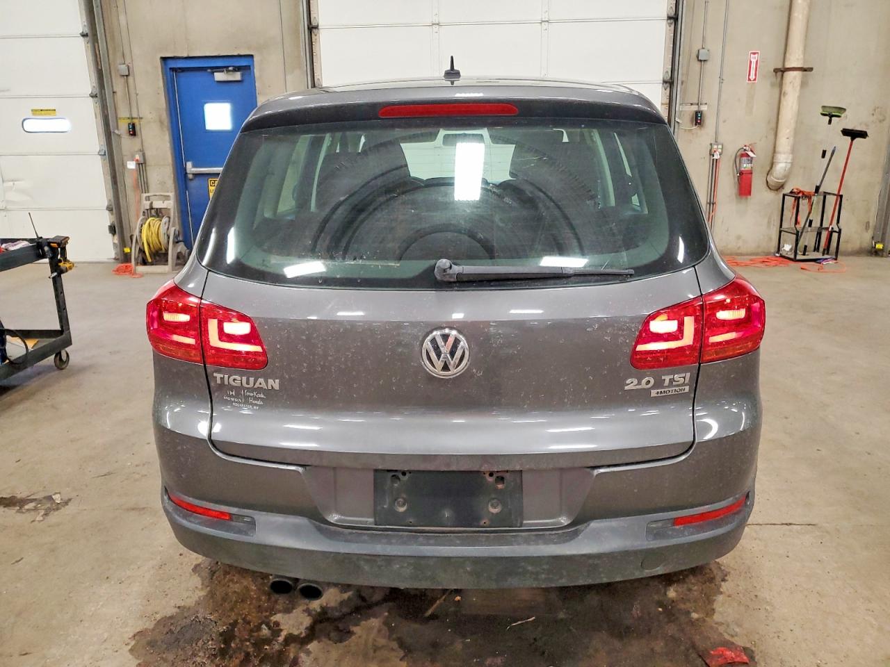 2012 VOLKSWAGEN TIGUAN S photo 6