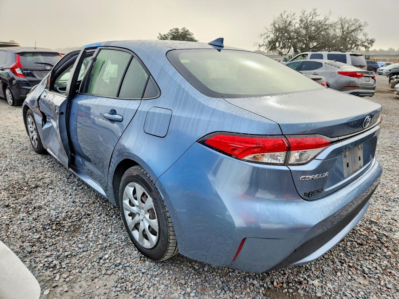 2020 TOYOTA COROLLA LE photo 2