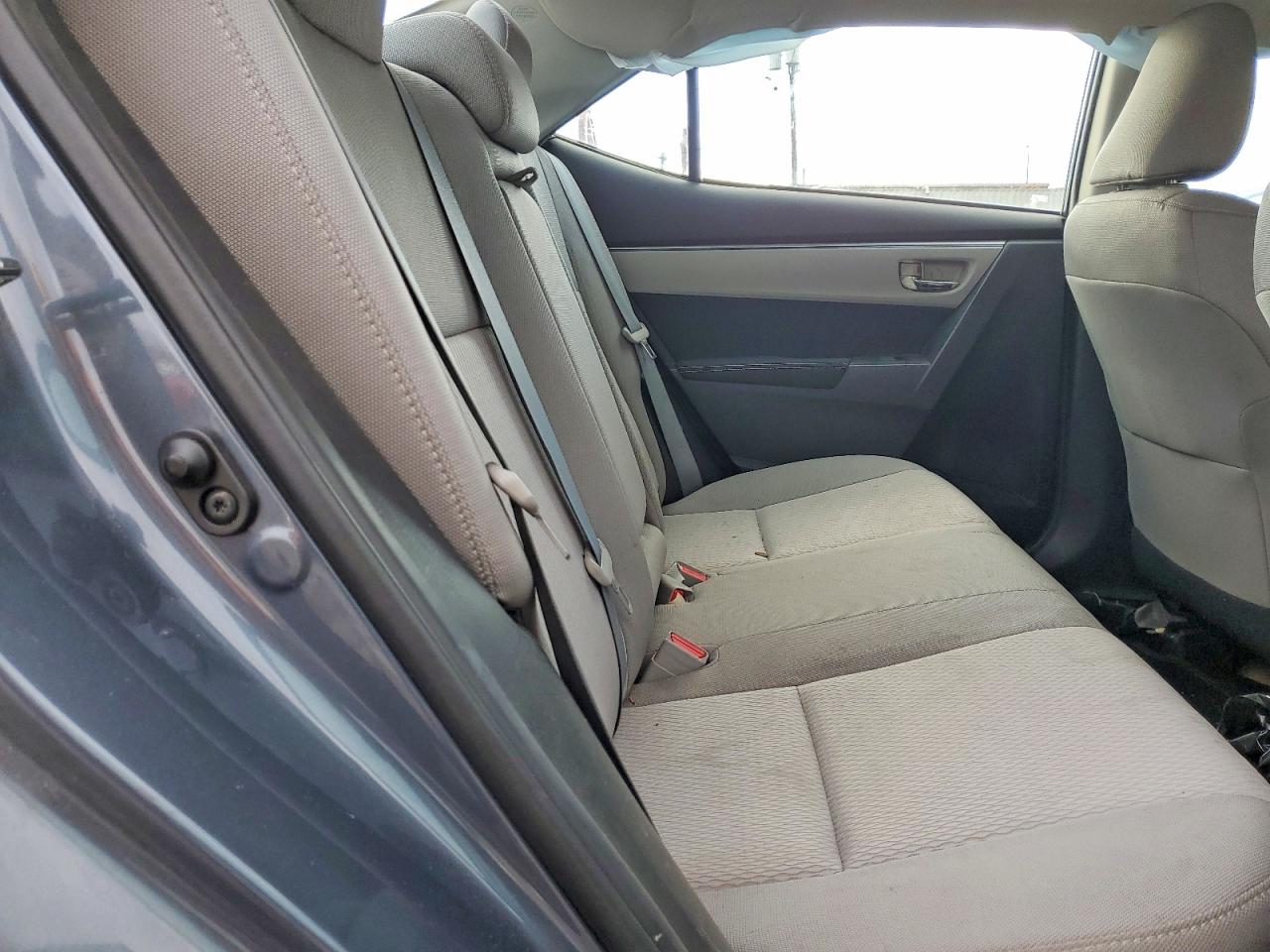 2015 TOYOTA COROLLA L photo 10