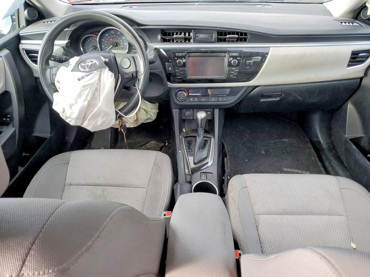 2015 TOYOTA COROLLA L photo 8