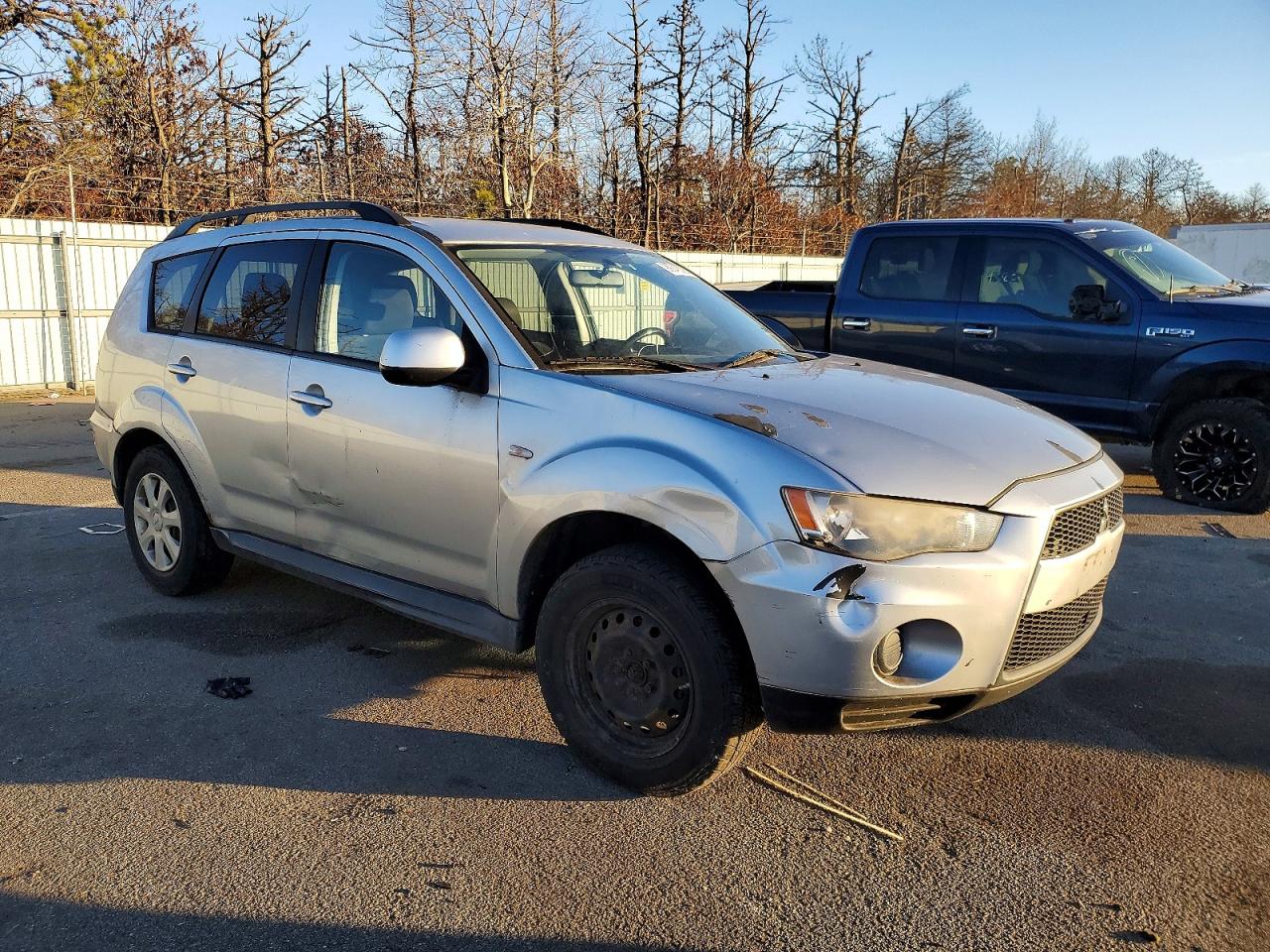 2012 MITSUBISHI OUTLANDER ES photo 4