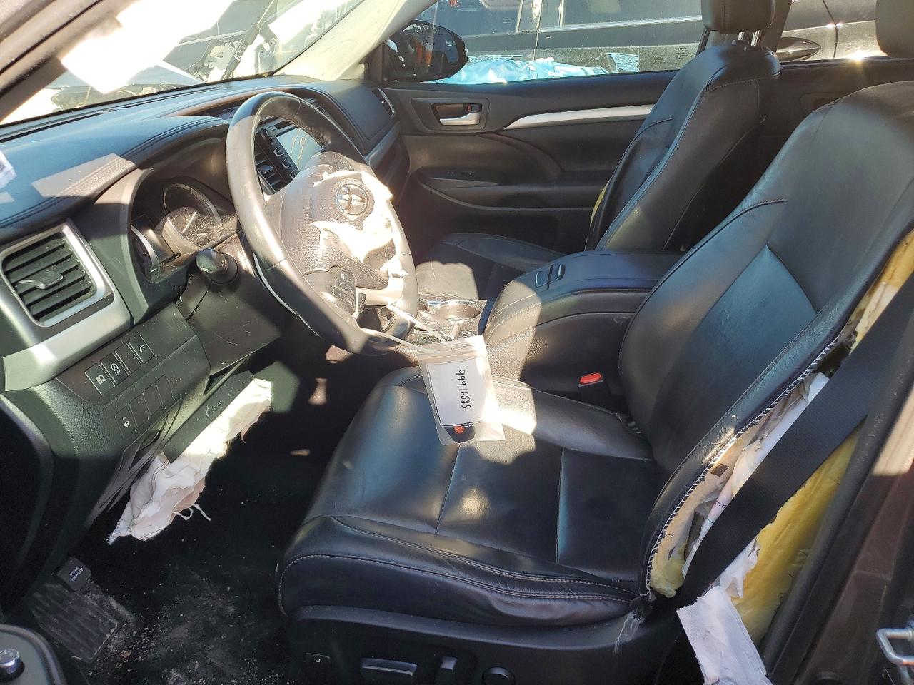 2017 TOYOTA HIGHLANDER SE photo 7