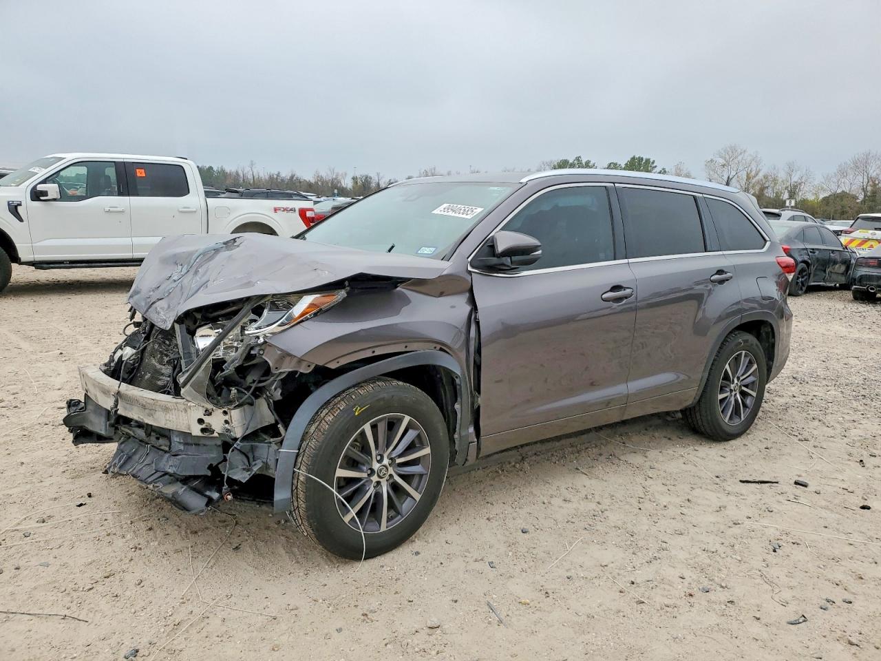 2017 TOYOTA HIGHLANDER