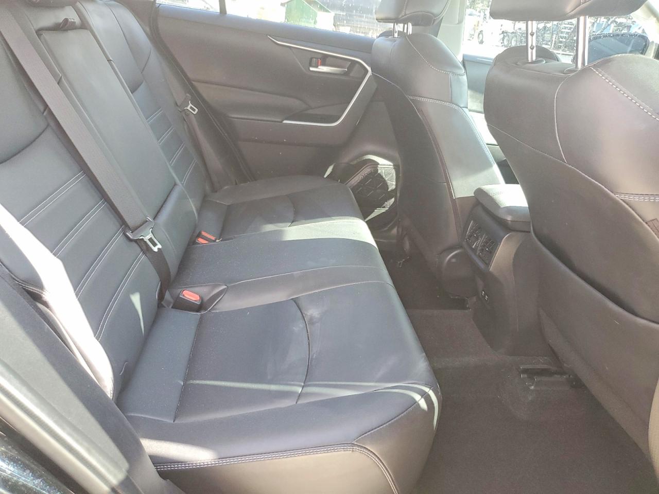 2021 TOYOTA RAV4 XLE PREMIUM photo 11