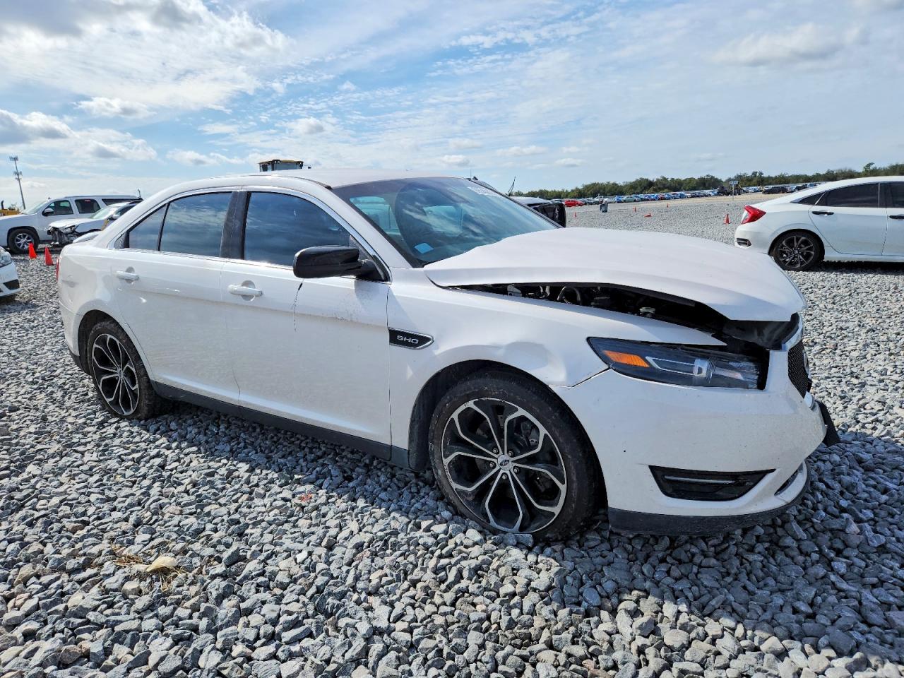 2019 FORD TAURUS SHO photo 4